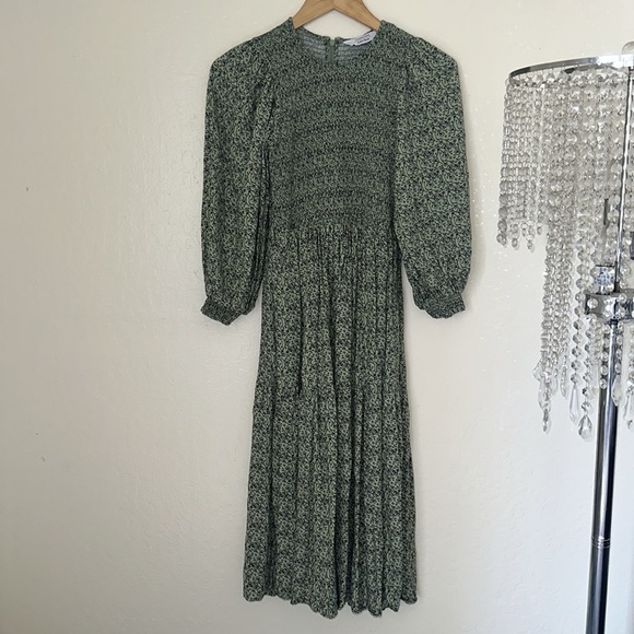 Los Angeles Atelier & Other Stories Green Ditsy Floral Smocked Midi Prairie SZ 4 - Picture 6 of 9